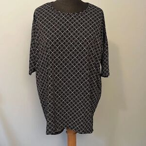 Lularoe Women's Oversized Top In Black And White Geometric Print